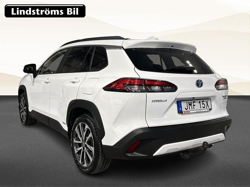 Begagnad Toyota Corolla Cross Style 200 HK (147 kW) 2022 Vit SUV