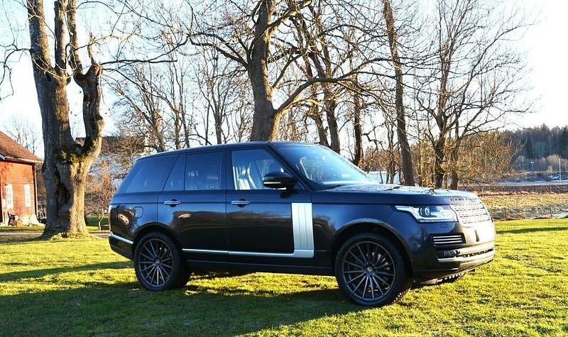 Begagnad Land Rover Range Rover Autobiography 510 HK (375 kW) 2013 Antracitgrå met/svart skinn SUV