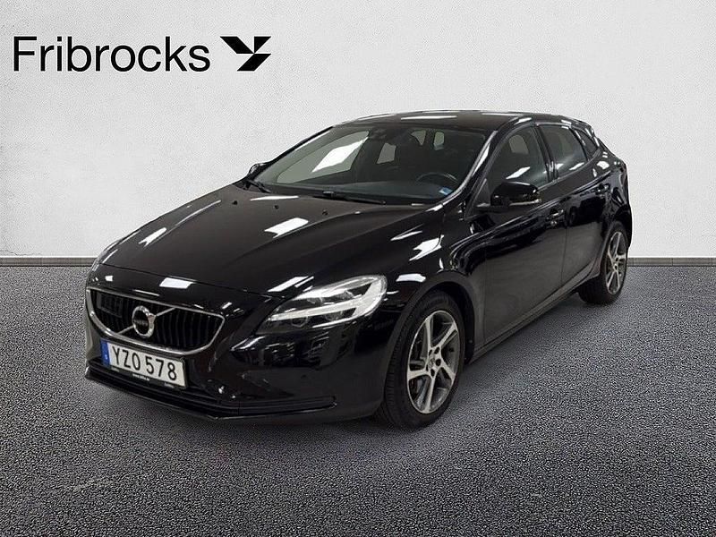 Svart Begagnad 2017 Volvo V40 Momentum Kombi | 164 900 kr (Marknadspris) - Bild 1/4