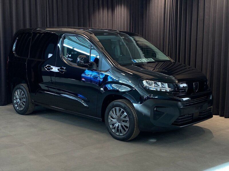 Svart Ny 2024 Peugeot Partner Minibuss | 356 000 kr - Bild 1/4