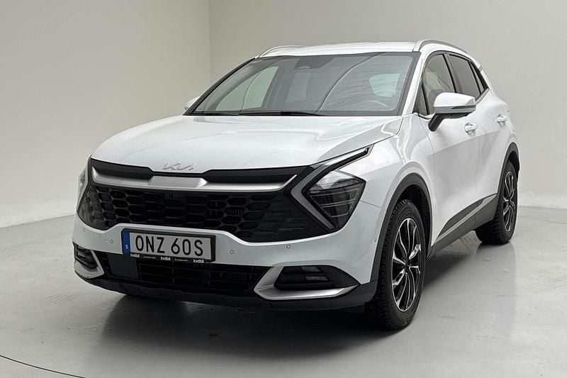 Vit Begagnad 2023 Kia Sportage 2 SUV | 329 000 kr (Superpris) - Bild 1/4