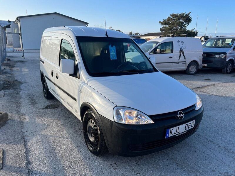 Begagnad Opel Combo Eco 94 HK (69 kW) 2008 Vit Minibuss
