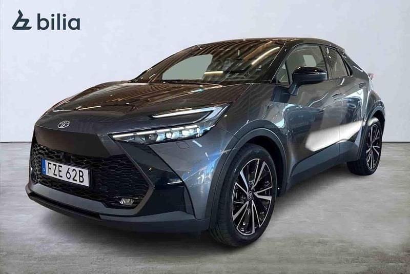 Grå Begagnad 2025 Toyota C-HR SUV | 439 900 kr - Bild 1/1