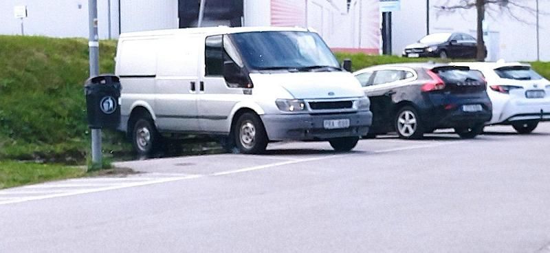 Silver Begagnad 2003 Ford Transit Van | 15 000 kr - Bild 1/4