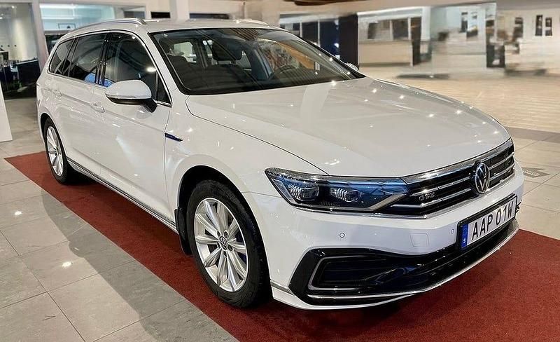 Begagnad 2021 VW Passat GTE Kombi | 234 000 kr (Bra pris) - Bild 1/1