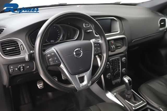 Begagnad Volvo V40 R-Design 152 HK (111 kW) 2019 Grå Kombi