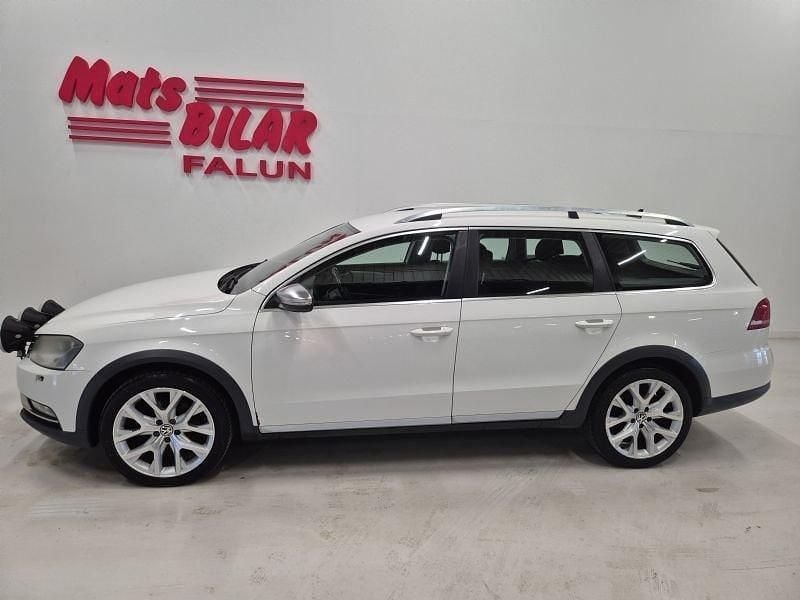 Vit Begagnad 2012 VW Passat Alltrack Kombi | 89 900 kr (Marknadspris) - Bild 1/4