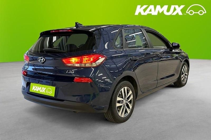 Begagnad Hyundai i30 Trend 140 HK (102 kW) 2019 Blå Halvkombi