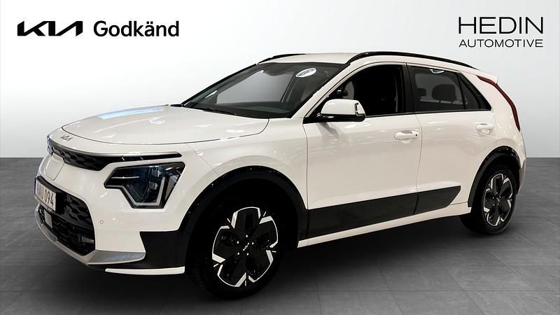 Vit Begagnad 2022 Kia e-Niro SUV | 319 900 kr (Lite dyr) - Bild 1/4