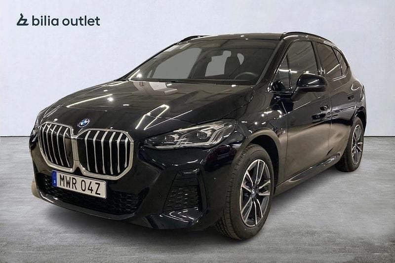 Svart Begagnad 2025 BMW 225 Active Tourer M Sport Minibuss | 408 000 kr (Lite dyr) - Bild 1/3