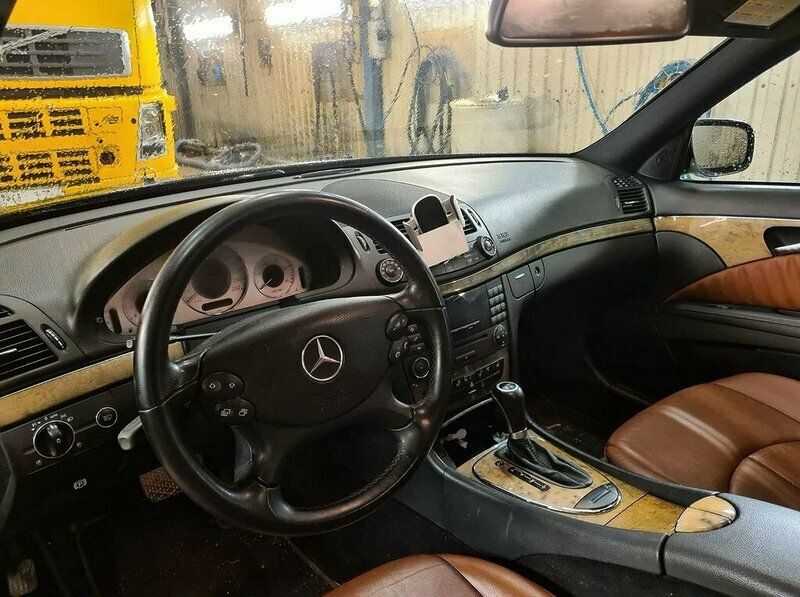 Begagnad Mercedes E320 225 HK (165 kW) 2007 Svart Sedan