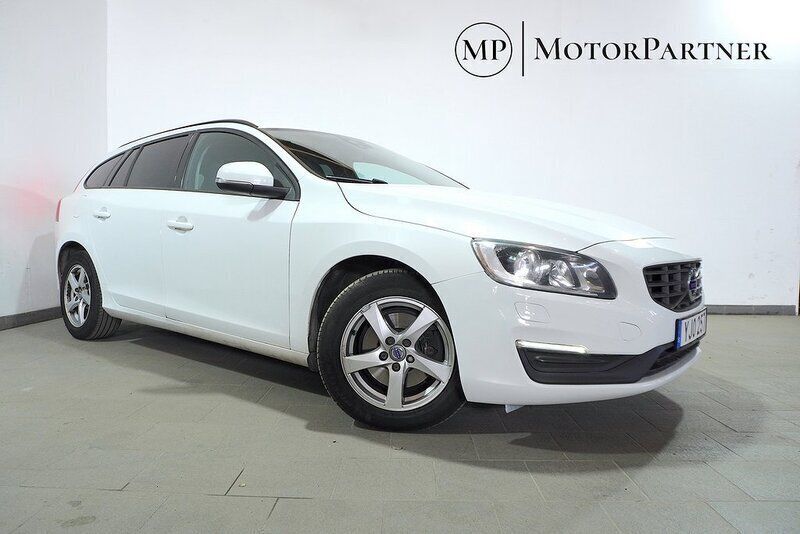 Vit Begagnad 2017 Volvo V60 Business Edition Kombi | 129 900 kr (Bra pris) - Bild 1/4