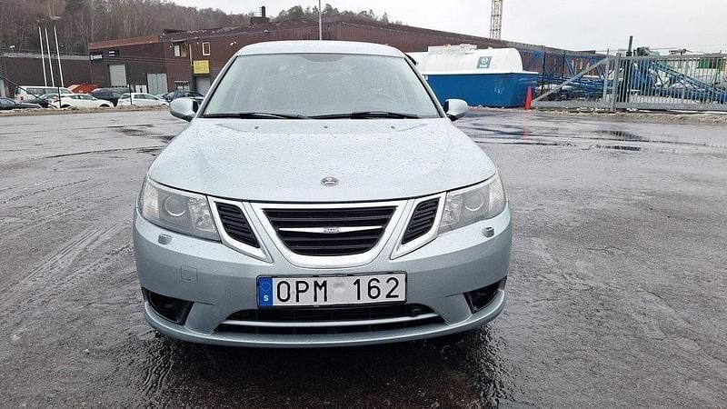 Grå (silver) Begagnad 2011 Saab 9-3 Linear Kombi | 61 900 kr - Bild 1/4