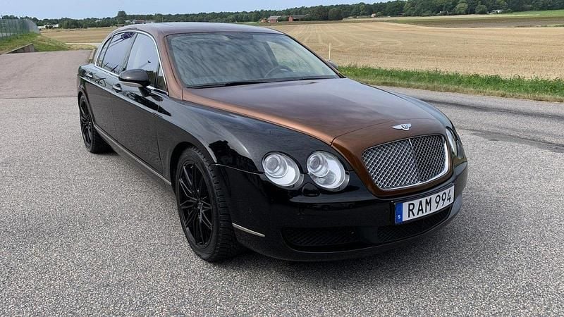 Svart Begagnad 2007 Bentley Continental Flying Spur Sedan | 265 000 kr - Bild 1/4
