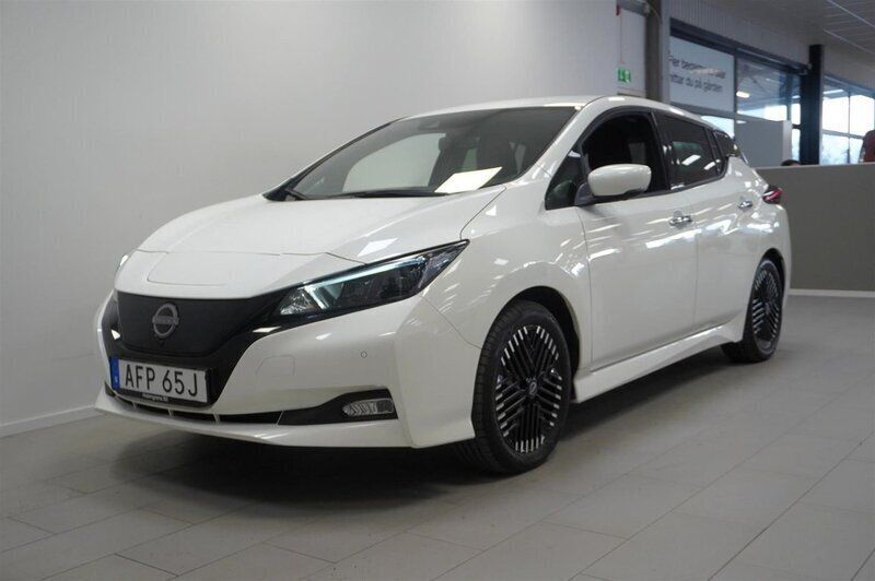 Okänd Begagnad 2023 Nissan Leaf N-Connecta Halvkombi | 214 800 kr (Marknadspris) - Bild 1/4