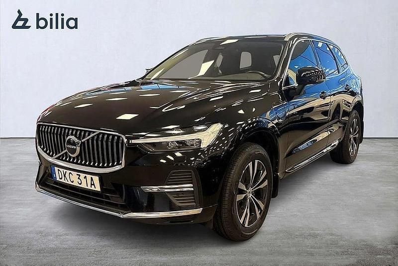Svart Begagnad 2022 Volvo XC60 Core SUV | 359 900 kr (Marknadspris) - Bild 1/4