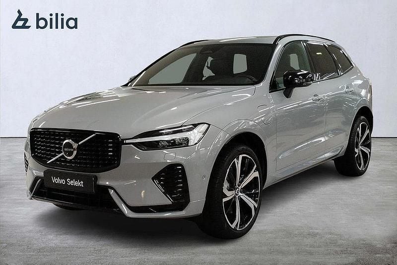 Grå Begagnad 2025 Volvo XC60 Plus SUV | 619 000 kr (Dyr) - Bild 1/3