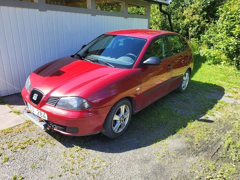 Begagnad 2006 Seat Ibiza Halvkombi | 14 000 kr (Marknadspris) - Bild 1/4
