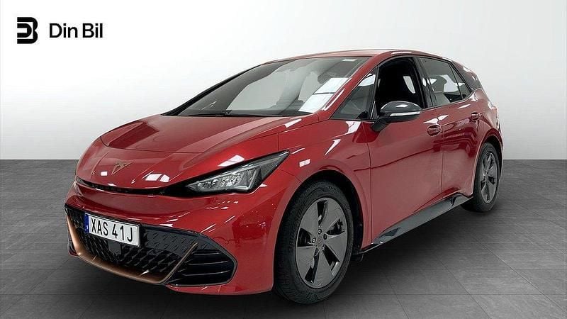 Röd (rayleigh red metallic) Begagnad 2022 Cupra Born Halvkombi | 249 900 kr (Marknadspris) - Bild 1/4