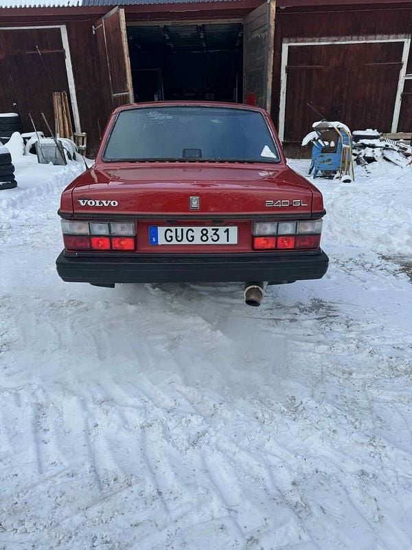 Begagnad Volvo 240 115 HK (84 kW) 1987