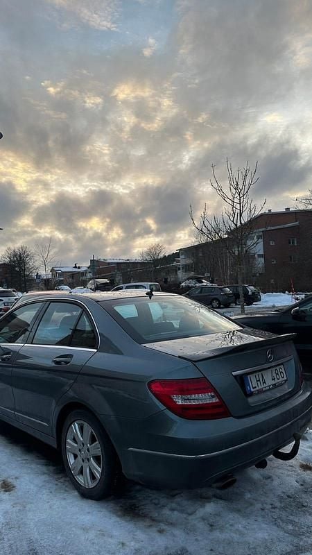 Begagnad 2012 Mercedes C200 | 97 000 kr (Marknadspris) - Bild 1/4