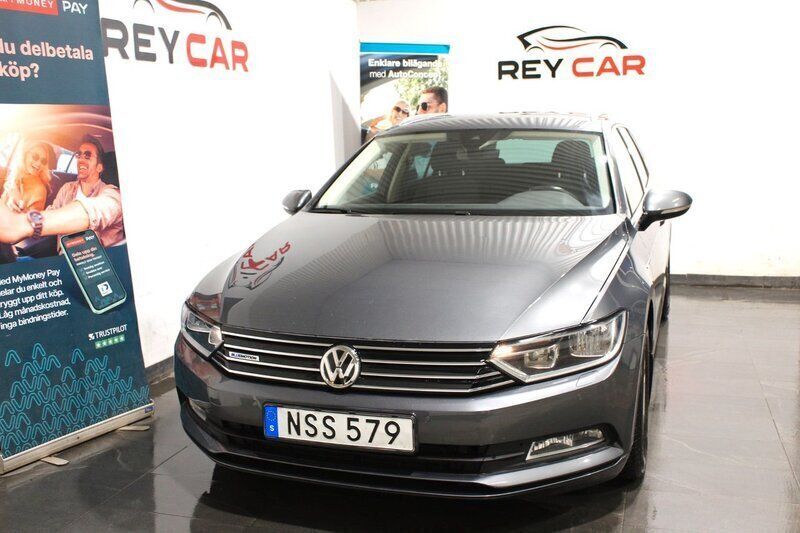 Mörkgrå (grå) Begagnad 2016 VW Passat Kombi | 124 900 kr (Bra pris) - Bild 1/4