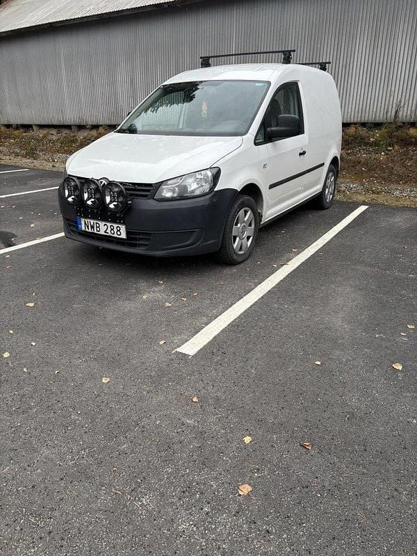 Vit Begagnad 2013 VW Caddy Minibuss | 35 000 kr (Superpris) - Bild 1/3