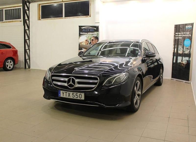 Begagnad Mercedes E220 Avantgarde 194 HK (142 kW) 2018 Svart Kombi