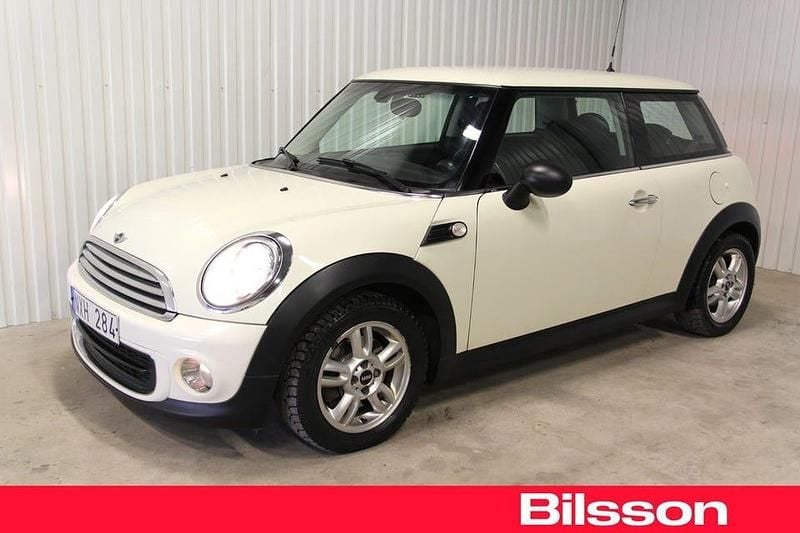 Vit Begagnad 2013 Mini ONE Halvkombi | 69 900 kr (Lite dyr) - Bild 1/4