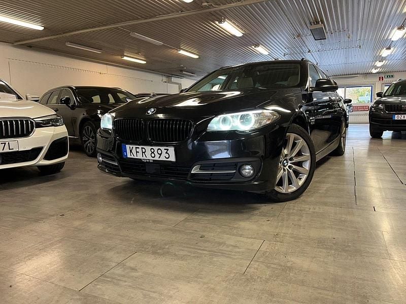 Svart Begagnad 2015 BMW 520 Kombi | 135 000 kr (Marknadspris) - Bild 1/4