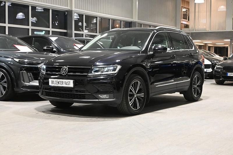 Deep black pärleffekt Begagnad 2020 VW Tiguan Executive SUV | 209 000 kr (Bra pris) - Bild 1/4