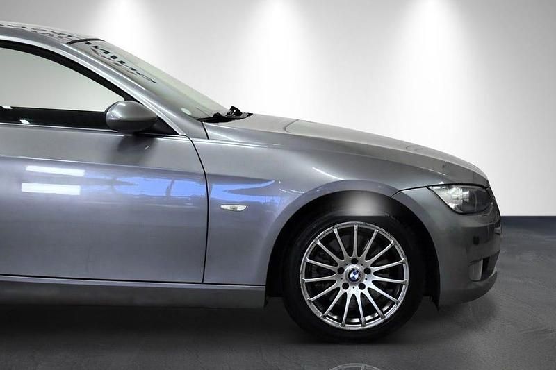 Begagnad BMW 325 Comfort Edition 218 HK (160 kW) 2008 Grå Sportkupé