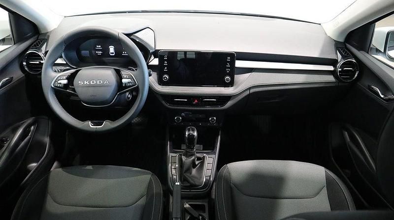 Ny Skoda Fabia Selection 116 HK (85 kW) 2025 Vit Halvkombi