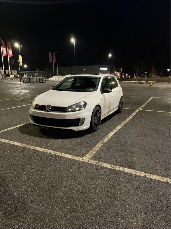Vit Begagnad 2012 VW Golf VII Edition Halvkombi | 115 000 kr (Bra pris) - Bild 1/4