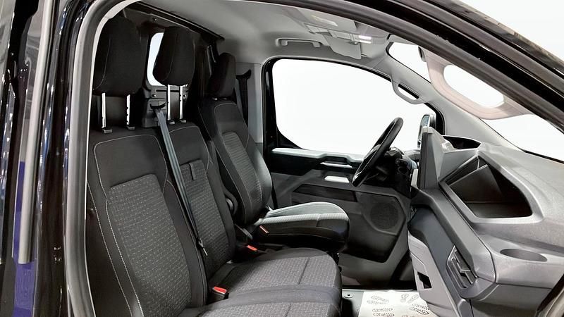 Ny Ford Transit Custom 2026 Svart Sedan