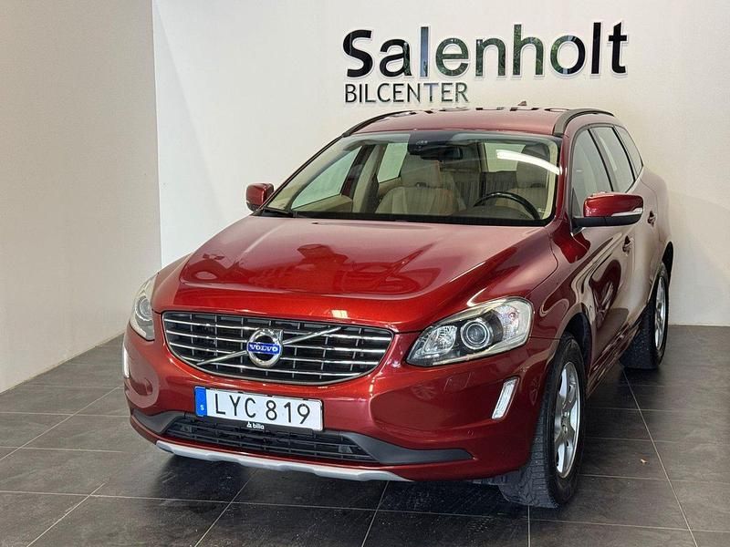 Röd Begagnad 2015 Volvo XC60 Momentum SUV | 219 900 kr (Marknadspris) - Bild 1/4