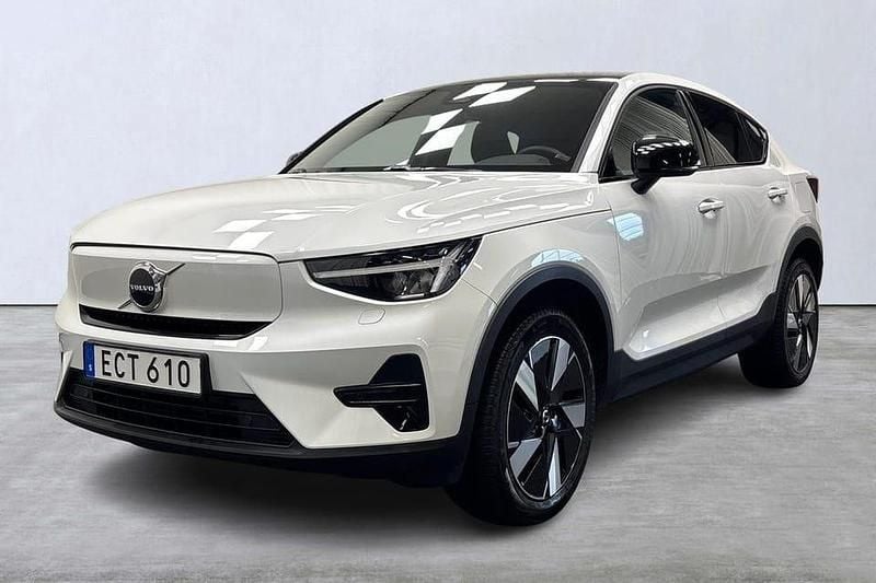 Vit Begagnad 2024 Volvo EC40 Core SUV | 409 900 kr (Bra pris) - Bild 1/4
