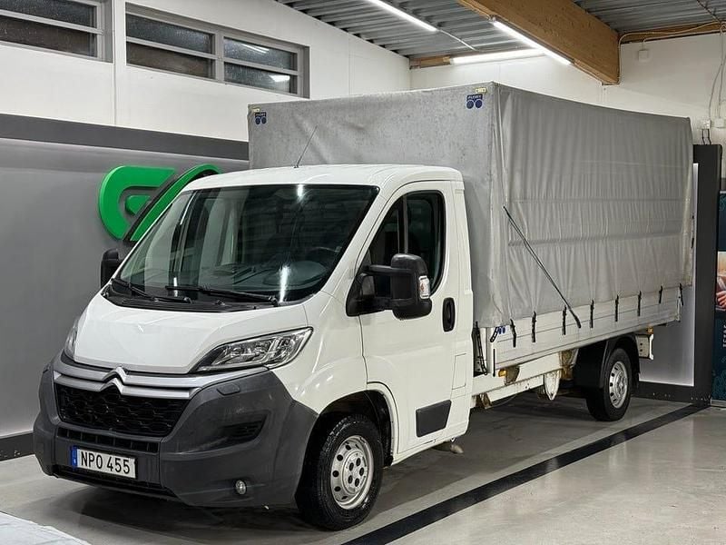 Vit Begagnad 2015 Citroën Jumper Minibuss | 149 900 kr (Marknadspris) - Bild 1/4