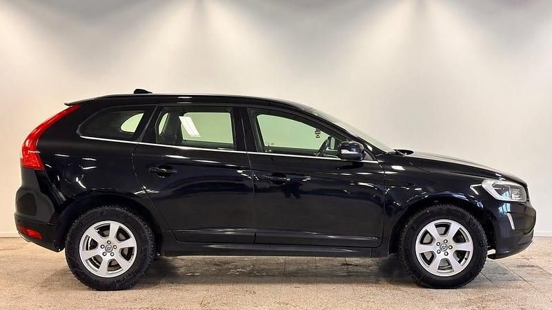 Begagnad Volvo XC60 Momentum 181 HK (133 kW) 2014 Svart SUV