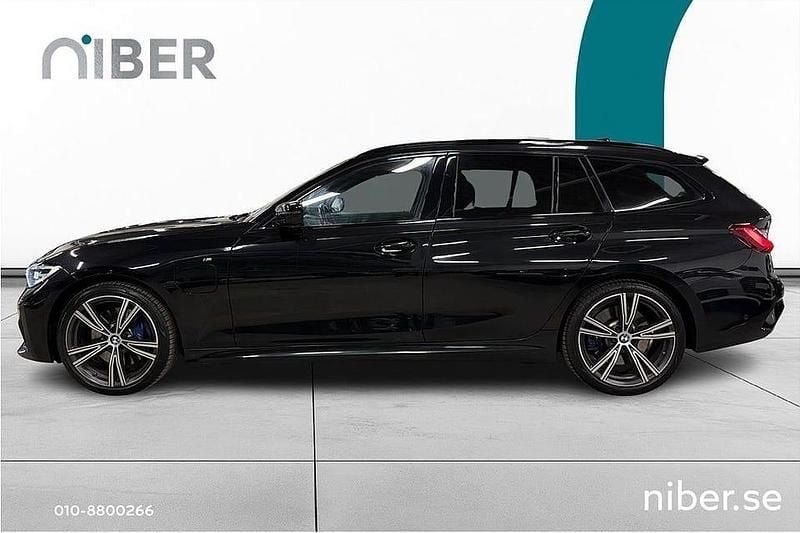 Begagnad BMW 330 Shadowline 292 HK (214 kW) 2021 Svart Kombi