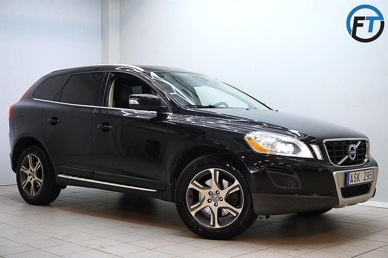 Svart Begagnad 2011 Volvo XC60 Summum SUV | 88 800 kr (Marknadspris) - Bild 1/4