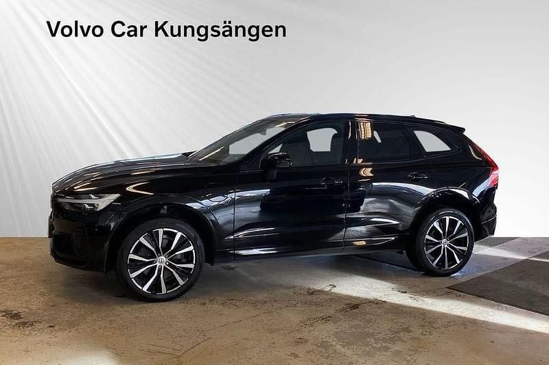 Begagnad Volvo XC60 Plus 355 HK (261 kW) 2022 Svart SUV