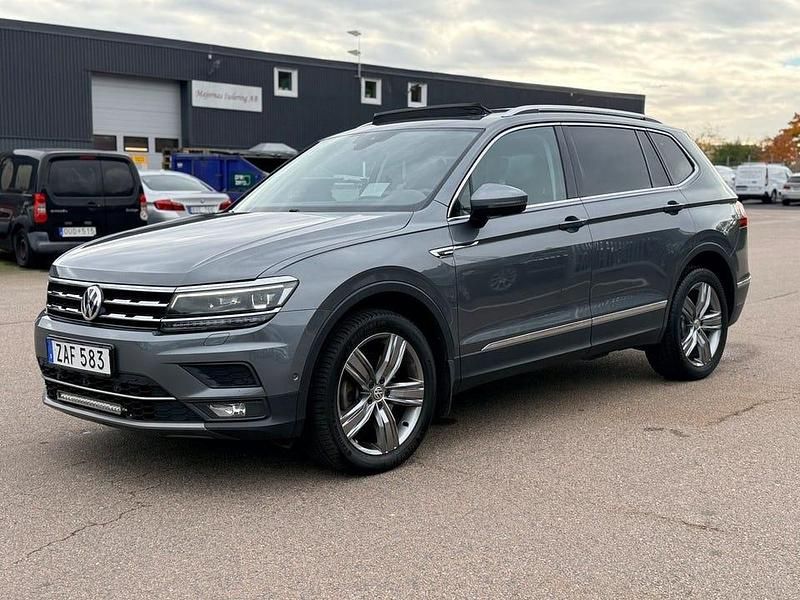 Begagnad VW Tiguan Allspace S 190 HK (139 kW) 2018 Grå SUV
