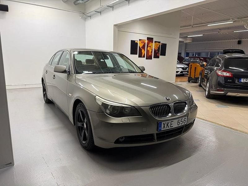 Begagnad BMW 550 367 HK (269 kW) 2005 Grön Sedan