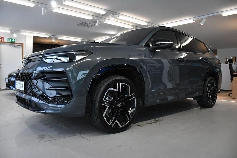 Grå Ny 2025 VW Tayron R-line Edition SUV | 774 202 kr - Bild 1/3