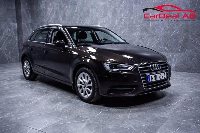Begagnad Audi A3 Attraction 110 HK (80 kW) 2016 Brun