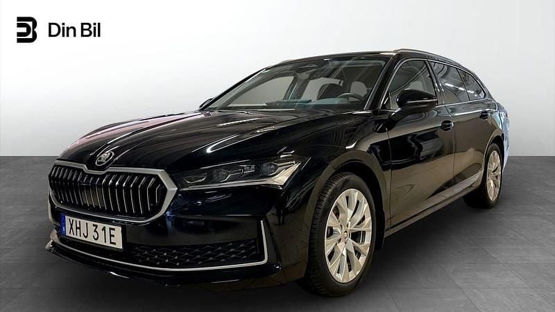 Svart Begagnad 2024 Skoda Superb Selection Kombi | 439 000 kr (Lite dyr) - Bild 1/4