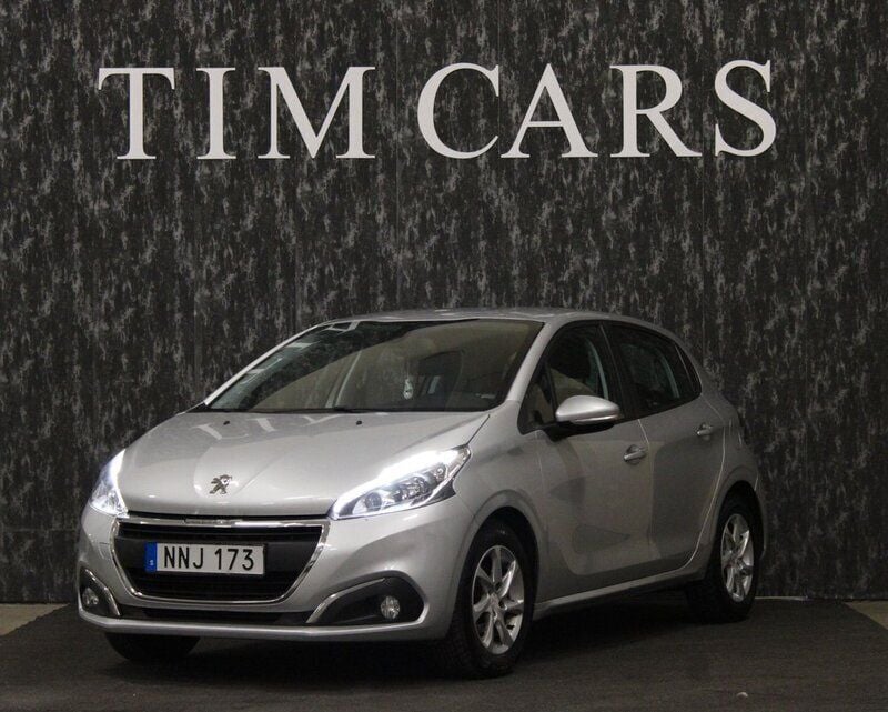Ljusgrå Begagnad 2016 Peugeot 208 Halvkombi | 59 999 kr (Bra pris) - Bild 1/4