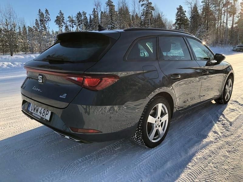 Begagnad Seat Leon 204 HK (150 kW) 2021 Grågrön