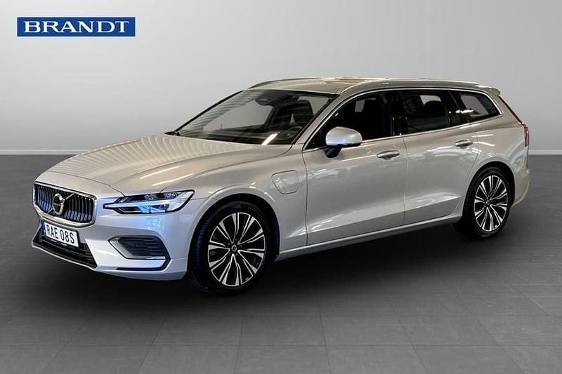 Silver Begagnad 2023 Volvo V60 Core Kombi | 389 900 kr (Marknadspris) - Bild 1/3